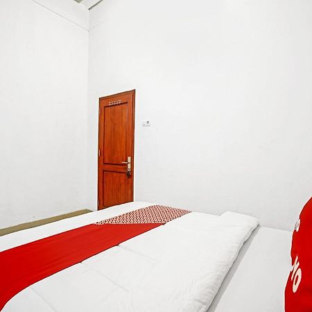 Oyo Life 90587 Domen Homestay Syariah Krui Kültér fotó