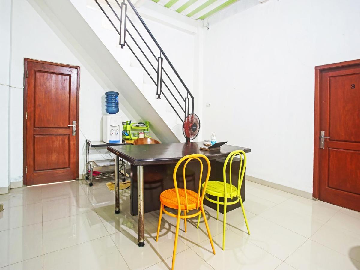 Oyo Life 90587 Domen Homestay Syariah Krui Kültér fotó